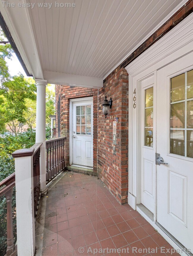 Building Photo - 466 Green St