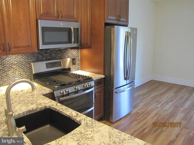 Building Photo - 255 Nassau St