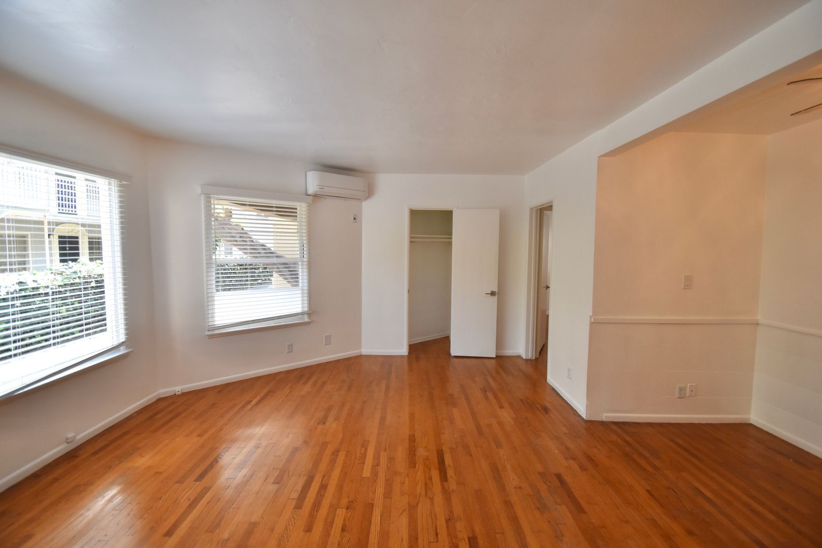 Building Photo - 14830 Dickens St