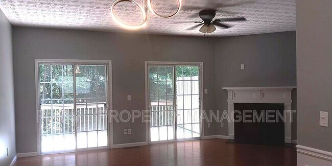 Building Photo - 756 Celeste Ln