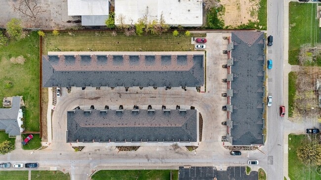 Building Photo - 13351 Goodland St