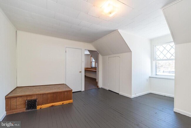 Building Photo - 7738 Ardleigh St