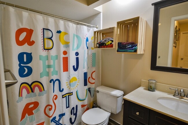 Building Photo - 3218 Lake Stream Dr