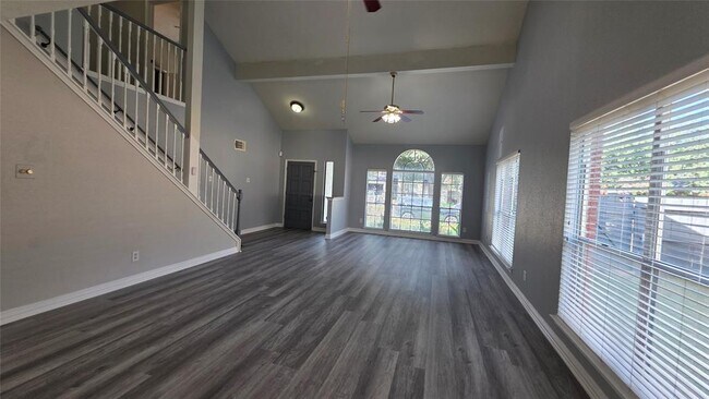 Building Photo - 16403 Salinas Ln