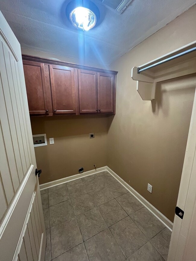 Building Photo - West Little Rock Rental!