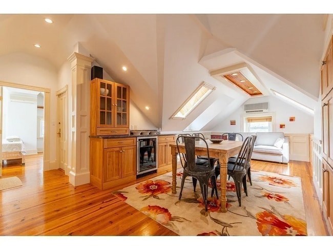 Building Photo - 35 Grandview Ave