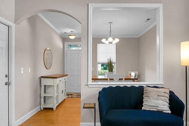 Building Photo - 1519 Thoroughbred Blvd