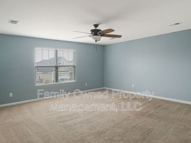 Building Photo - 159 Meadow Wood Rd