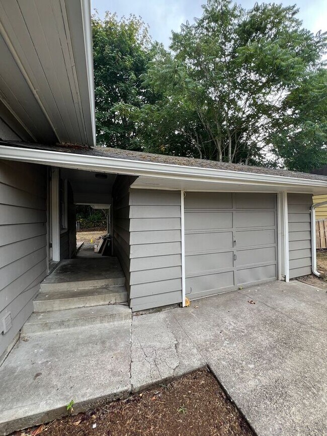 Building Photo - Reserve Now: Spacious, Newly Renovated 5-B...