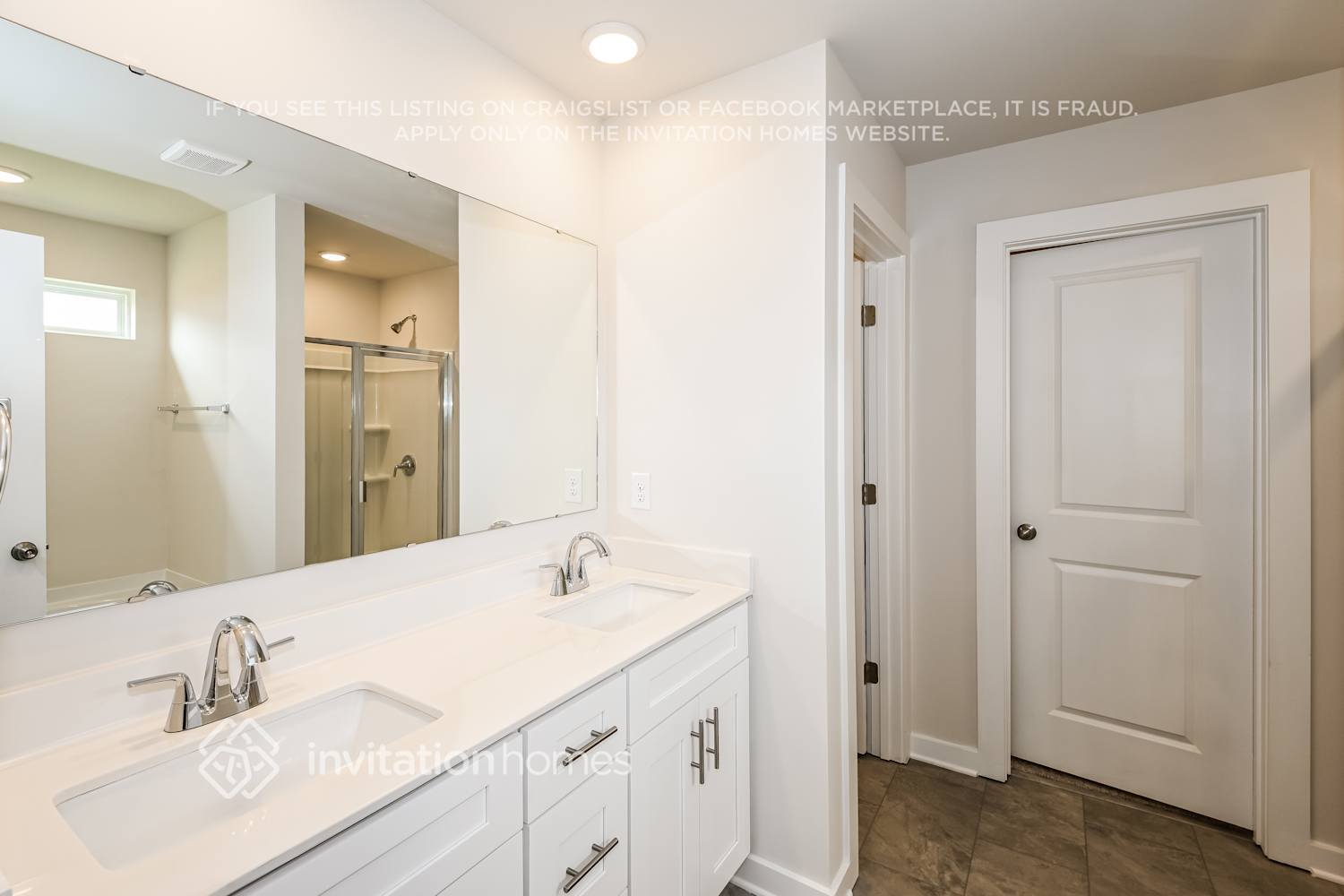 Building Photo - 814 Olde England Dr