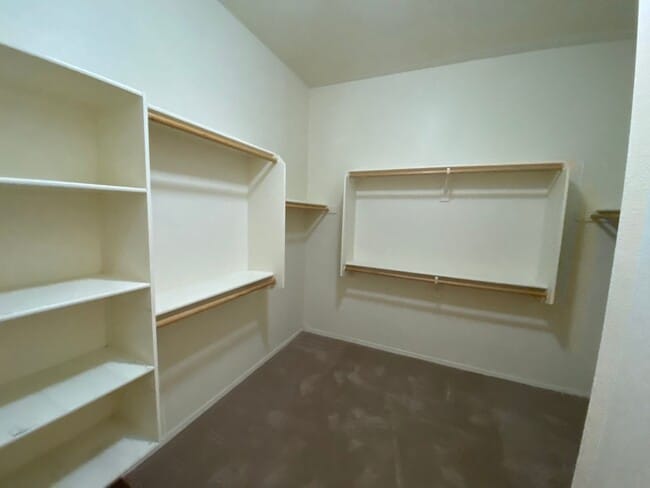 Building Photo - Dream Home in Power Ranch!