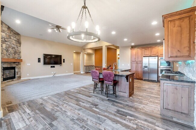 Building Photo - Suncrest — Stunning 4 Bed, 4 Bath Home - SPACIOUS LIVING