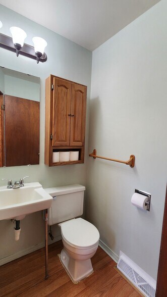 Building Photo - 103 W Stoney Ridge Way