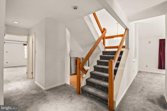 Building Photo - 1913 Meadow Ln