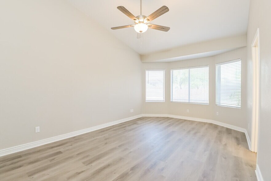 Building Photo - 9940 E Paseo San Bruno