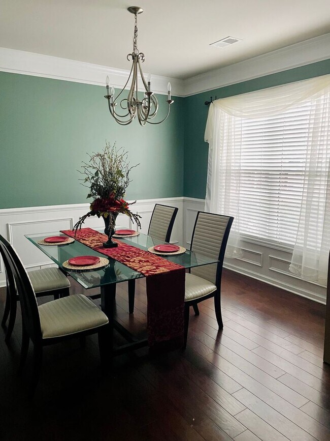 Building Photo - Wonderful Three Bedroom Home in Northeast Columbia!