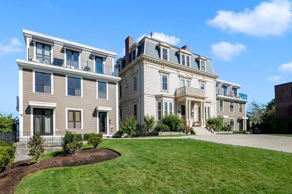 Building Photo - 928 E Broadway