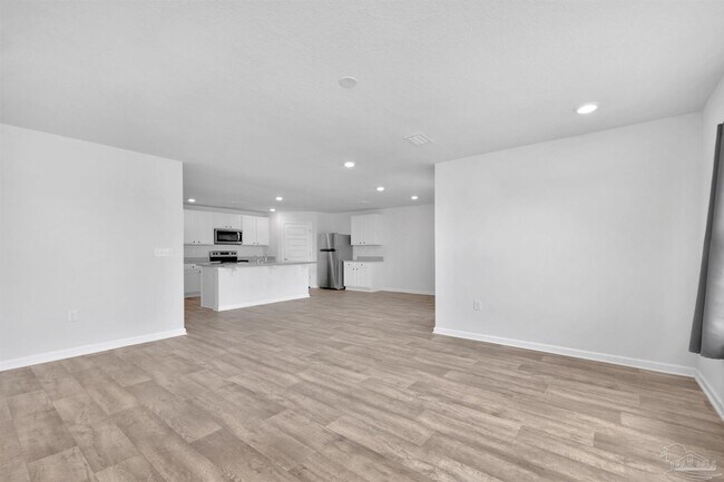 Building Photo - 5631 Guinevere Ln