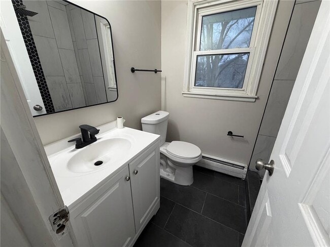 Building Photo - 212 42nd Ave NE