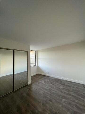 Building Photo - 825 Egret Cir