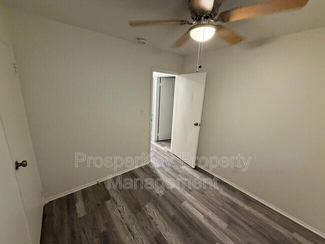 Building Photo - 1159 Tamarack Trail