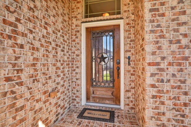 Building Photo - 23310 Parkway Lakes Ln