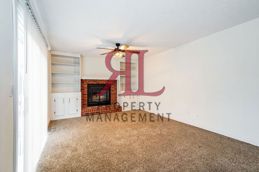 Building Photo - 856 Humboldt Dr W