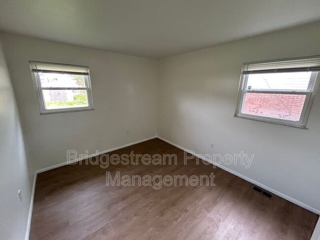 Building Photo - 407 Bramlage Ln