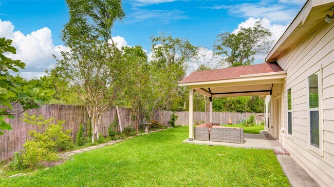 Building Photo - 1403 Lochstone Dr