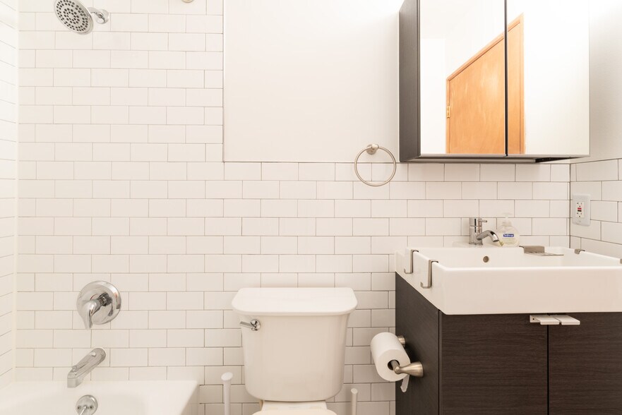 Building Photo - 74 69th St