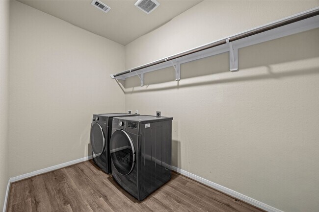 Building Photo - 15910 Jordan Mdw Wy