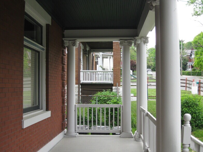 Building Photo - 287 McCormick Pl