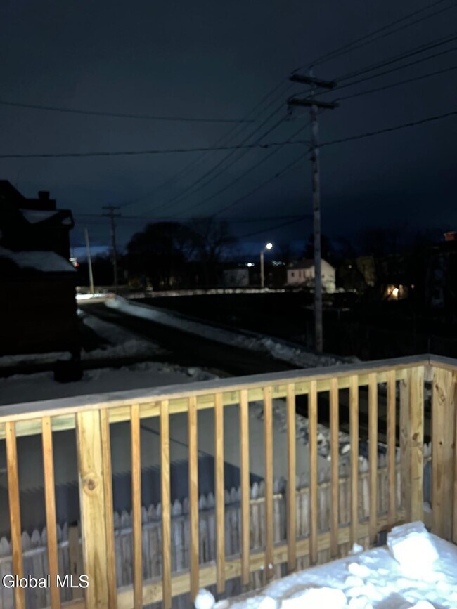 Building Photo - 351 4th St