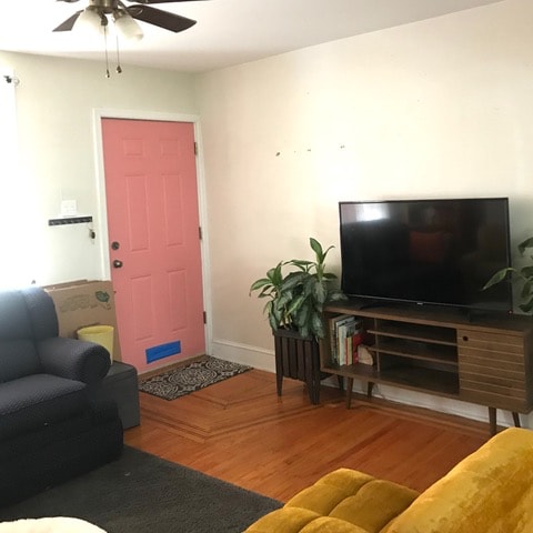 Building Photo - 2031 Tulip St