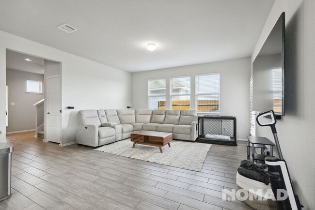 Building Photo - 209 Lake Placid Run