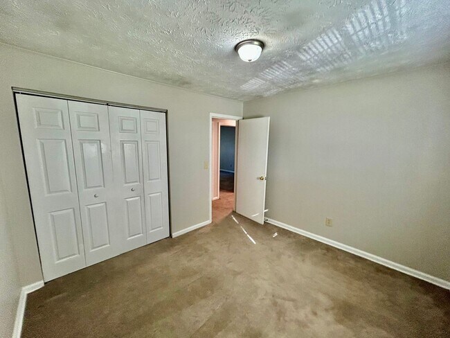 Building Photo - FOH416-418