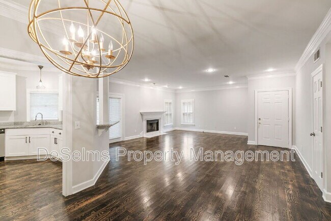 Building Photo - 210 Ashlawn Ct