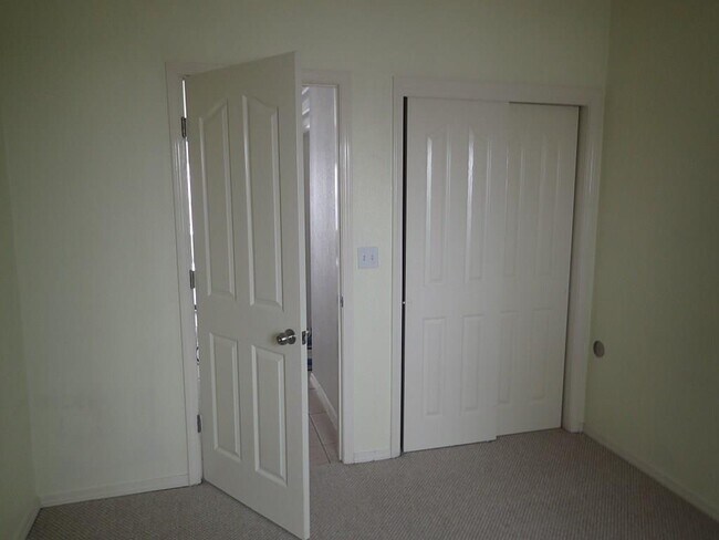 Building Photo - 12444 Tierra Inca Dr