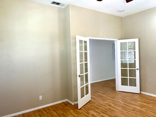 Building Photo - 41211 Crooked Stick Dr