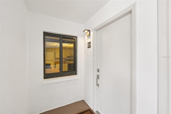 Building Photo - 11 Sunset Dr