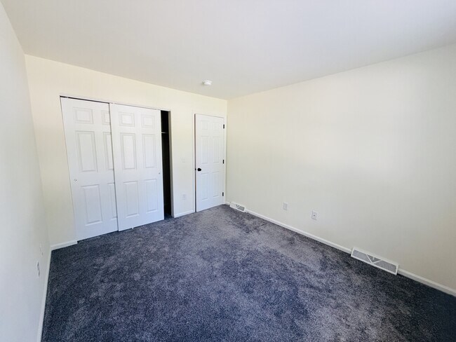 Building Photo - 168 Stoney Dr