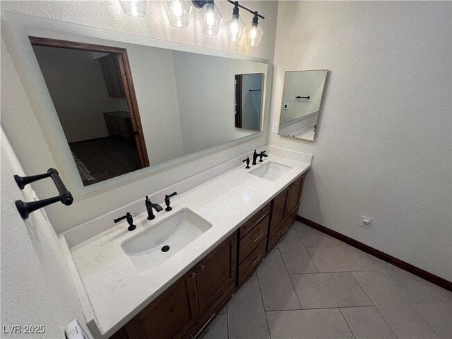 Building Photo - 5242 Dickens Dr