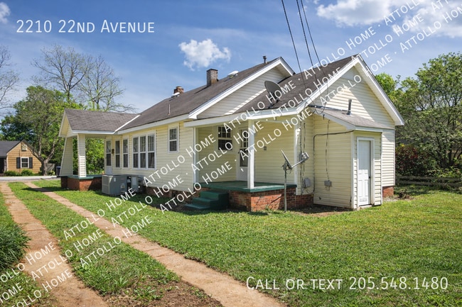 Building Photo - 2210 22nd Ave