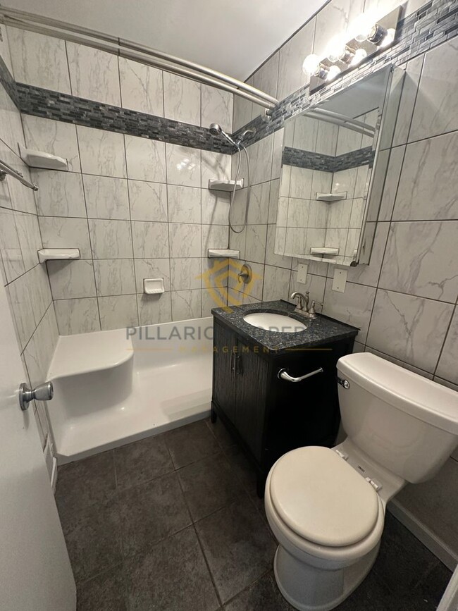 Building Photo - Cozy Brick 2 Bedroom Home with Updated Int...