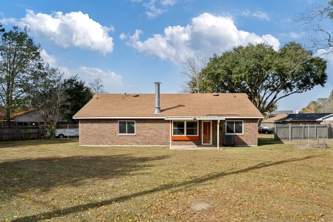 Building Photo - 200 Brookhaven Ct