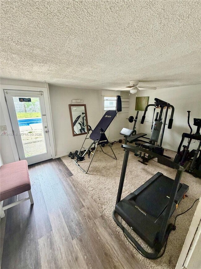 Building Photo - 3900 W 17th St