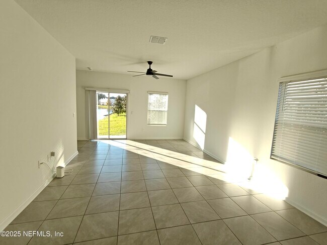 Building Photo - 114 Summer Moon Dr