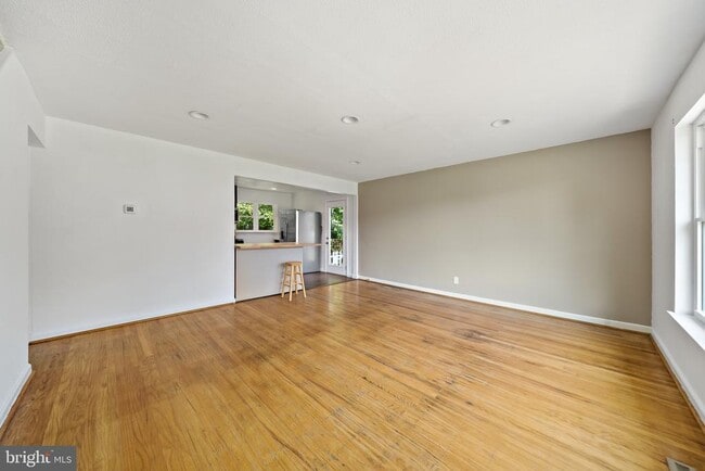 Building Photo - 508 Burgess St