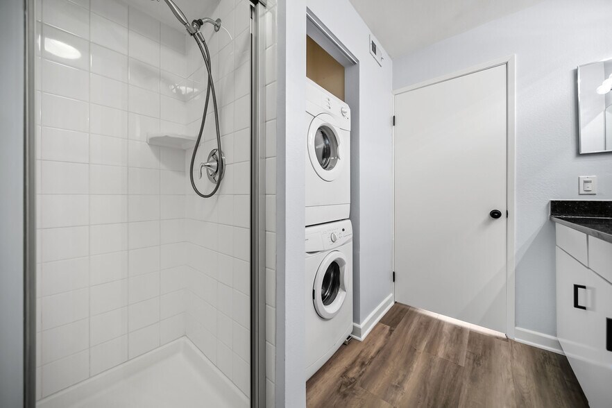 Building Photo - 8300 Manitoba St