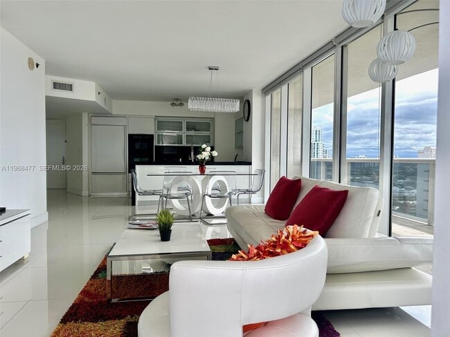 Building Photo - 1830 S Ocean Dr